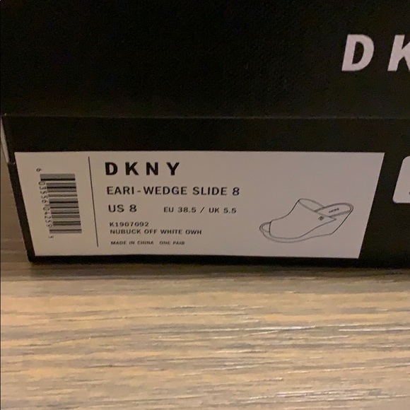 DKNY WEDGE SIZE 8 - Picture 2 of 4